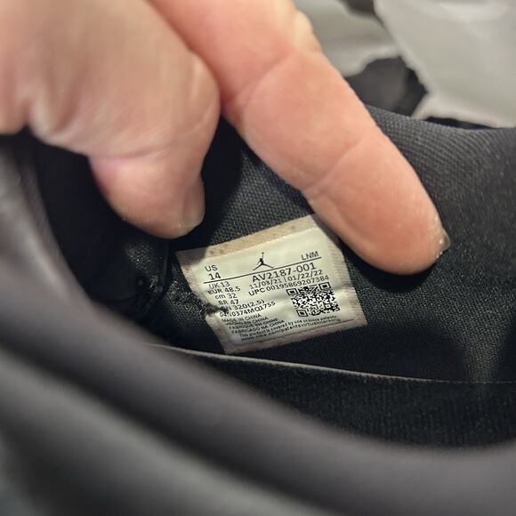 Nike Air Jordan 11 Retro Low OG “72-10” - Picture 8 of 8